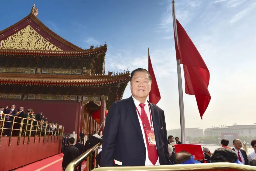 金光集团黄志源董事长荣获2025年度“江苏友谊奖”